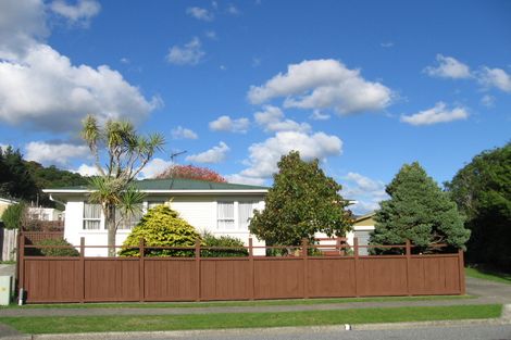 Photo of property in 8 Mataura Grove, Wainuiomata, Lower Hutt, 5014