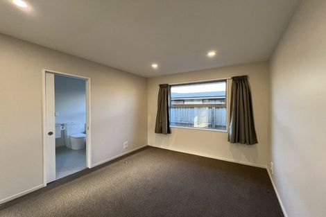 Photo of property in 5 Robalan Close, Halswell, Christchurch, 8025