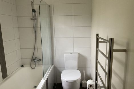 Photo of property in 2/19 Garadice Road, Rothesay Bay, Auckland, 0630