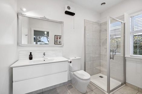Photo of property in 19 Weston Road, St Albans, Christchurch, 8052