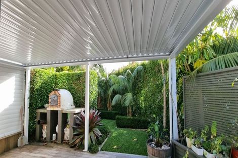 Photo of property in 17 Bevyn Street, Castor Bay, Auckland, 0620