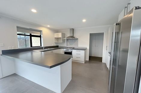 Photo of property in 8 Levi Place, Kelvin Grove, Palmerston North, 4414