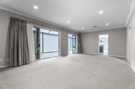 Photo of property in 9 Stranraer Crescent, Wattle Downs, Auckland, 2103