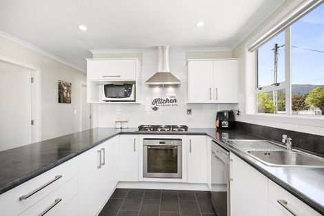 Photo of property in 5 Best Street, Wainuiomata, Lower Hutt, 5014