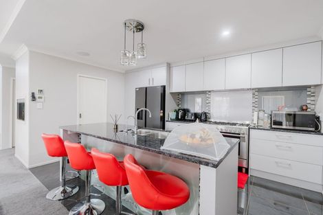 Photo of property in 13 Chesham Street, Rototuna North, Hamilton, 3210