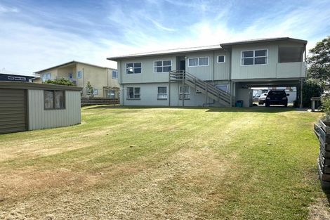 Photo of property in 320 Ocean Road, Whangamata, 3620