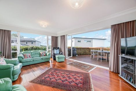 Photo of property in 8a Ava Avenue, Titirangi, Auckland, 0604