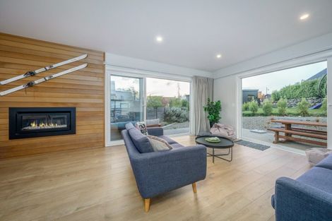 Photo of property in 21 Kapuka Lane, Wanaka, 9305