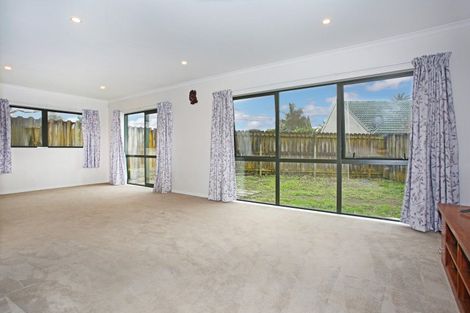 Photo of property in 112a Longford Park Drive, Takanini, 2112