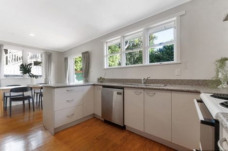 Photo of property in 1/12 Selwyn Crescent, Forrest Hill, Auckland, 0620