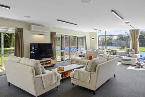 Photo of property in 280 Queen Elizabeth Ii Drive, Mairehau, Christchurch, 8052