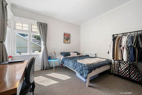 Photo of property in 10 Governor Road, Northland, Wellington, 6012