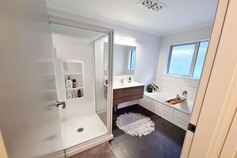 Photo of property in 19 Mooring Close, Whitby, Porirua, 5024