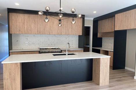 Photo of property in 30 Godfrey Drive, Orewa, 0931