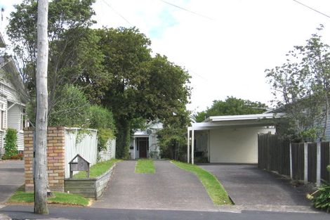 Photo of property in 5 Bridge View Road, Birkenhead, Auckland, 0626
