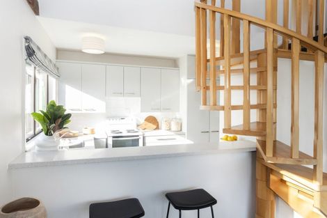 Photo of property in 1/17 Moncks Spur Road, Redcliffs, Christchurch, 8081