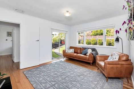 Photo of property in 1 Newington Road, Henderson, Auckland, 0612
