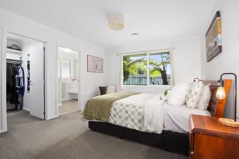 Photo of property in 1 Banks Boulevard, Whitby, Porirua, 5024