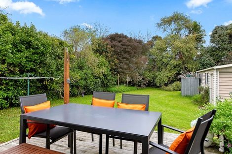 Photo of property in Peninsula Primary School, 61 Wharf Road, Te Atatu Peninsula, Auckland, 0610