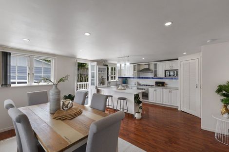 Photo of property in 1/27 Peach Road, Glenfield, Auckland, 0629