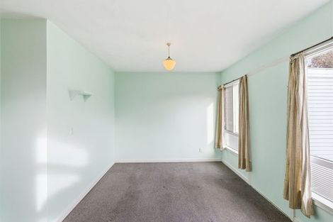 Photo of property in 48 Saint Andrews Square, Strowan, Christchurch, 8052