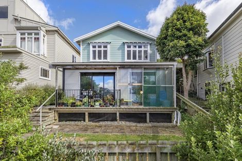 Photo of property in 1 Overtoun Terrace, Hataitai, Wellington, 6021