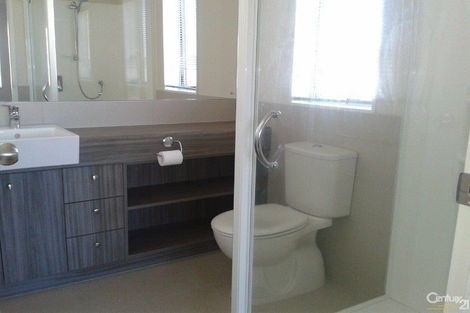 Photo of property in 5 Lorenzo Way, Flat Bush, Auckland, 2016