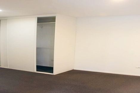 Photo of property in 29 Santiago Crescent, Unsworth Heights, Auckland, 0632