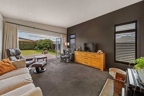 Photo of property in 9 Crown Close, Prebbleton, 7604