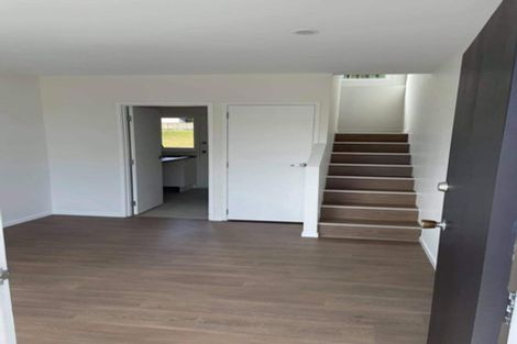 Photo of property in 15 Crompton Road, Massey, Auckland, 0614