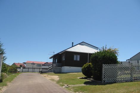 Photo of property in 6 Ngaparaoa Drive, Maketu, 3189
