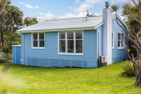 Photo of property in 105 Te Pene Avenue, Titahi Bay, Porirua, 5022