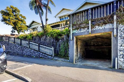 Photo of property in 98 Liardet Street, New Plymouth, 4310