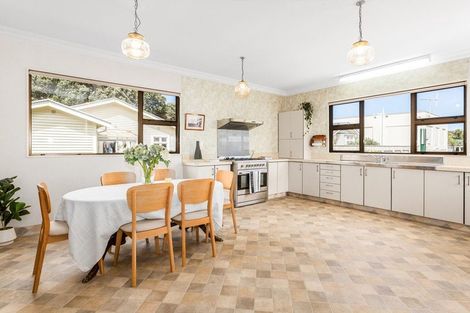 Photo of property in 53 Mersey Street, Island Bay, Wellington, 6023