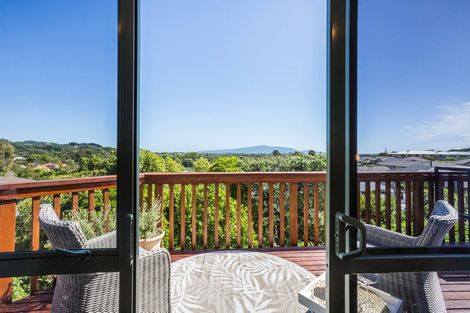 Photo of property in 56 Kakariki Grove, Waikanae, 5036