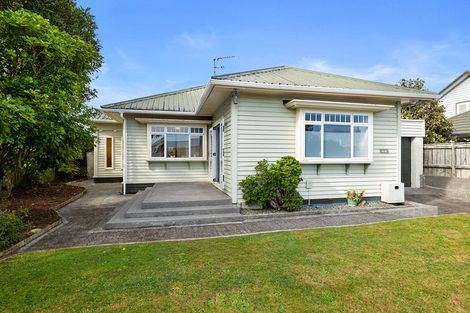 Photo of property in 195 Carrington Street, Lower Vogeltown, New Plymouth, 4310