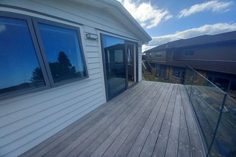 Photo of property in 111 Bleakhouse Road, Mellons Bay, Auckland, 2014