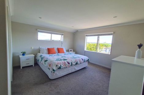 Photo of property in 18 Laurel Oak Drive, Schnapper Rock, Auckland, 0632