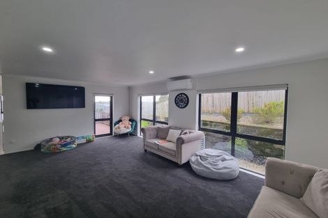 Photo of property in 177 Keri Vista Rise, Papakura, 2110