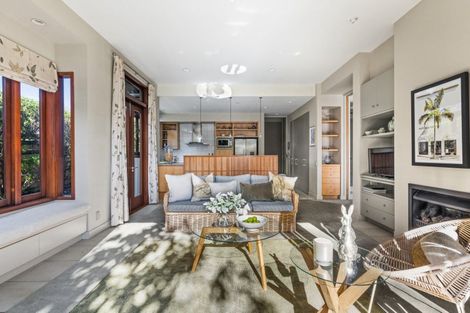Photo of property in 1a Gillean Street, Havelock North, 4130