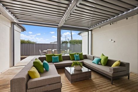 Photo of property in 24 Manhattan Rise, Orewa, 0931