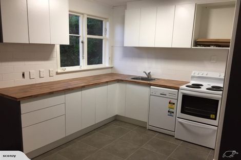 Photo of property in 1/62 Simla Crescent, Khandallah, Wellington, 6035