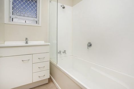 Photo of property in 69 Hepburn Road, Glendene, Auckland, 0602