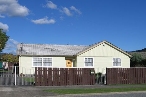 Photo of property in 6 Mataura Grove, Wainuiomata, Lower Hutt, 5014