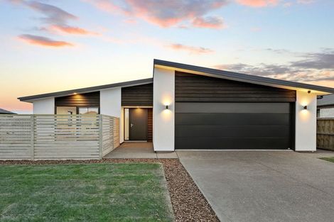 Photo of property in 8 Kite Street, Rolleston, 7614