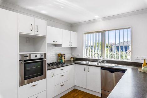 Photo of property in 10 Manhattan Court, Paraparaumu Beach, Paraparaumu, 5032