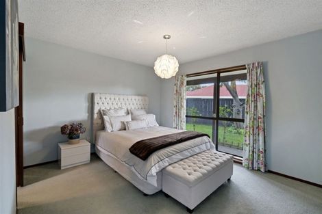 Photo of property in 6 Heaphy Place, Casebrook, Christchurch, 8051