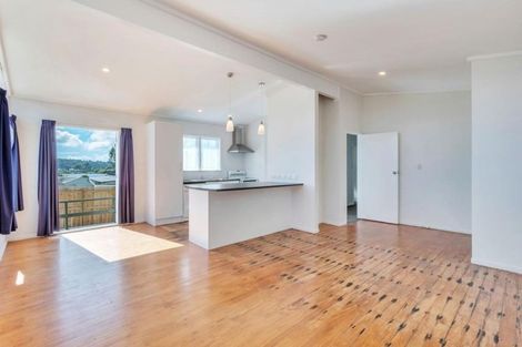 Photo of property in 49 Fairclough Road, Beach Haven, Auckland, 0626