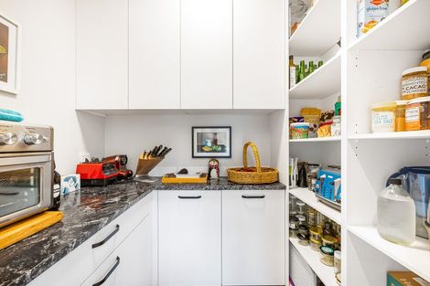 Photo of property in 18 Awanui Crescent, Matakana, 0985