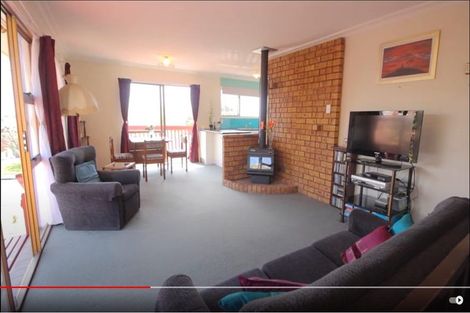 Photo of property in 12 Kukupa Road, Sunnyvale, Auckland, 0612